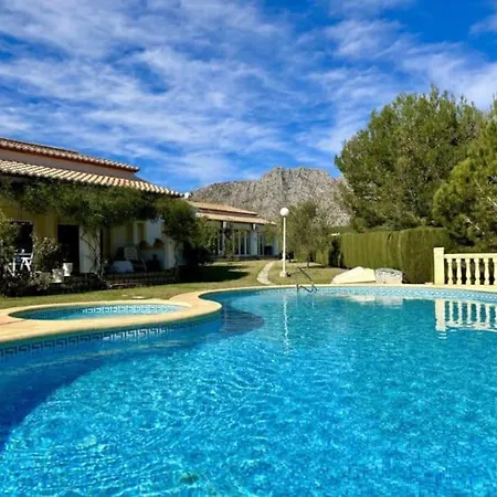 Tranquil Two Bedroom House In * Beniarbeig