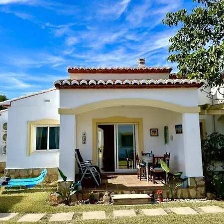 Villa Tranquil Two Bedroom House In *